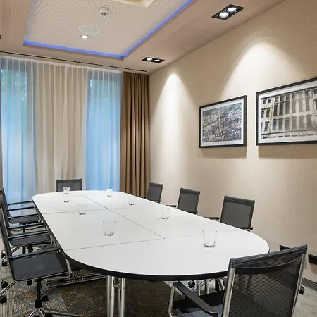 Leonardo 4* Augsburg