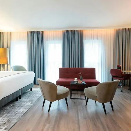Leonardo Otel