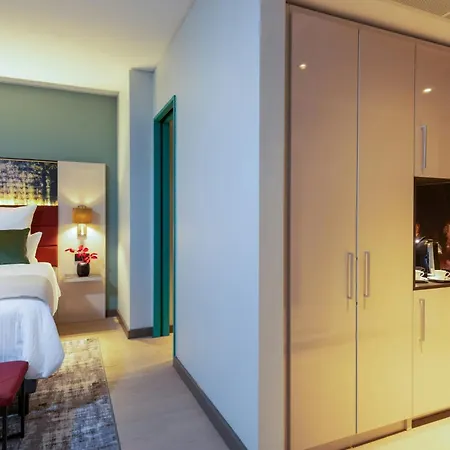 Leonardo Hotel